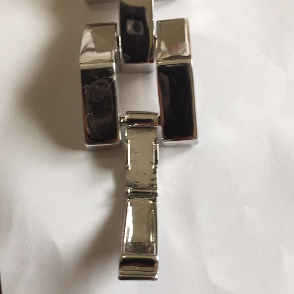 gorgeous silvertone bracelet 7 1/2” long, - Picture 4 of 4